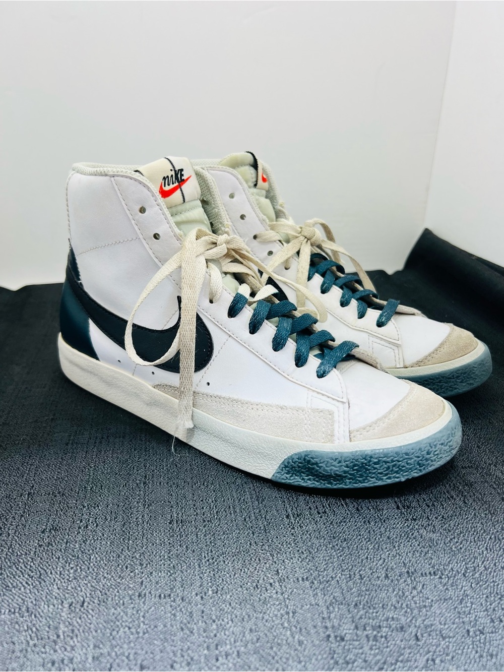Nike Youth Blazer Mid ‘77 PRM 'Remix'  Youth Size 6 blue and white